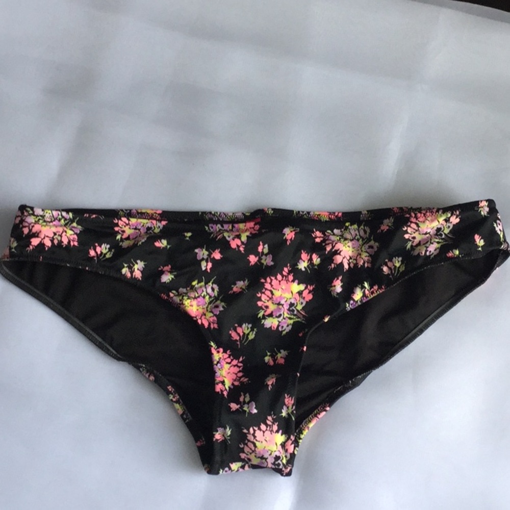 GUC Victoria's Secret Black Floral Bikini Bottom M